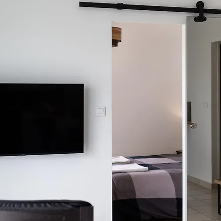 T2 Tres Bien Situe-Refait-Balcon Amenage-Box Clos Rennes Extérieur photo