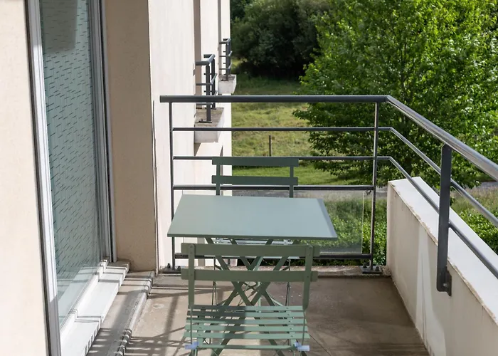 T2 Tres Bien Situe-Refait-Balcon Amenage-Box Clos